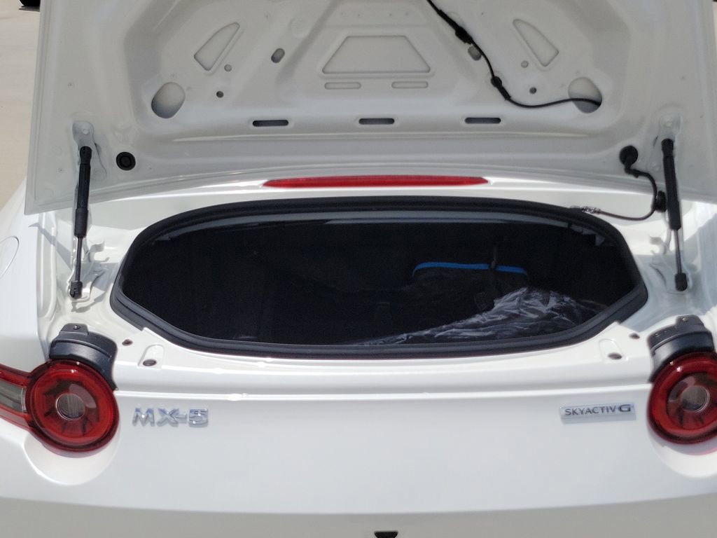 New 2026 MAZDA MX-5 Miata Club w/ Weather Package RWD image 18