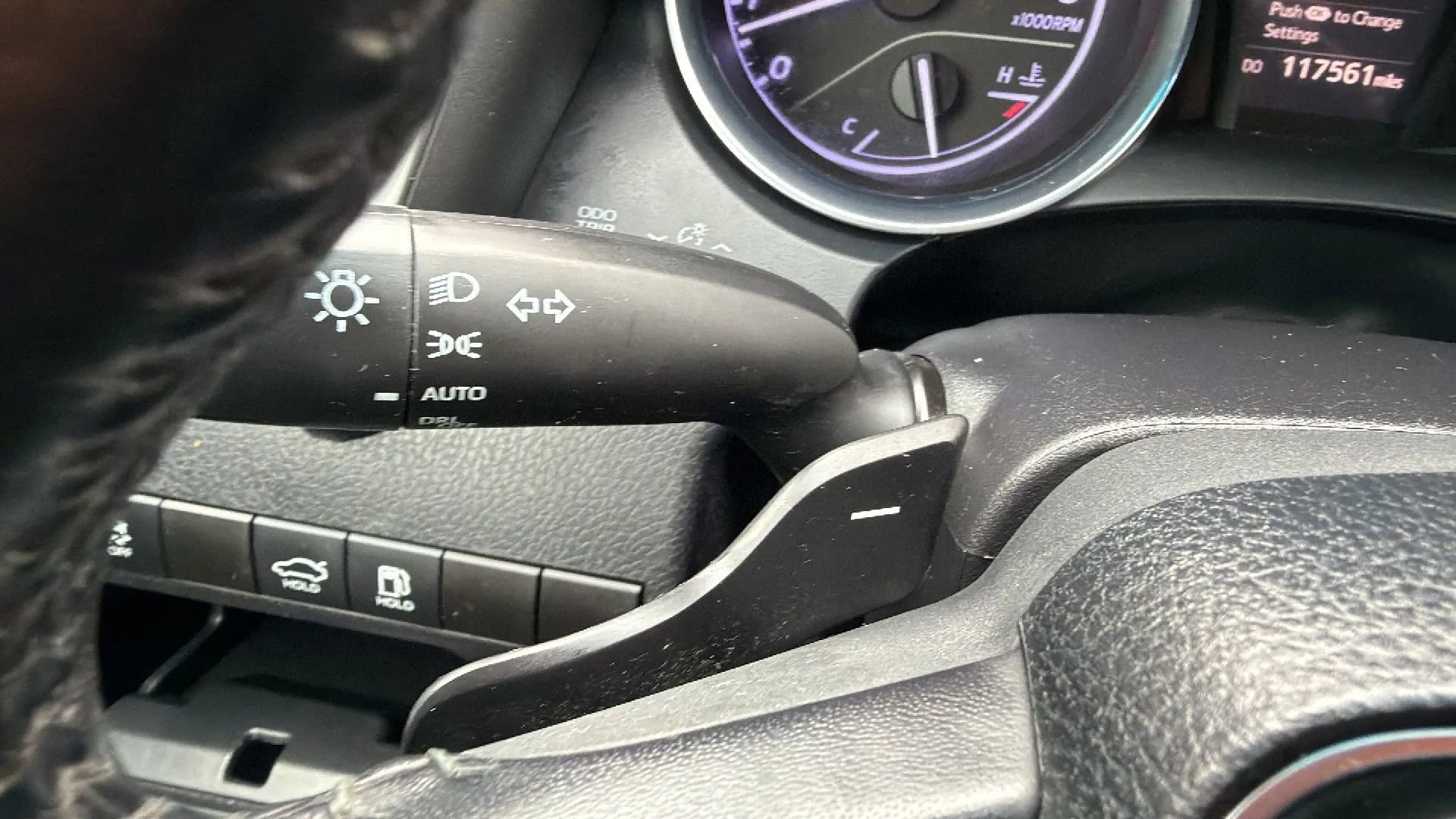 Used 2019 Toyota Camry SE FWD image 14