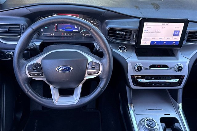 Used 2022 Ford Explorer XLT w/ Equipment Group 202A image 16