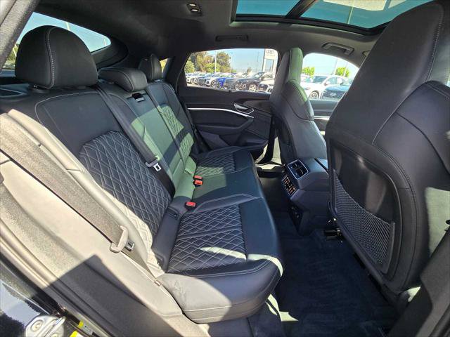 Used 2024 Audi SQ8 e-tron Prestige w/ Prestige Package AWD/4WD image 12