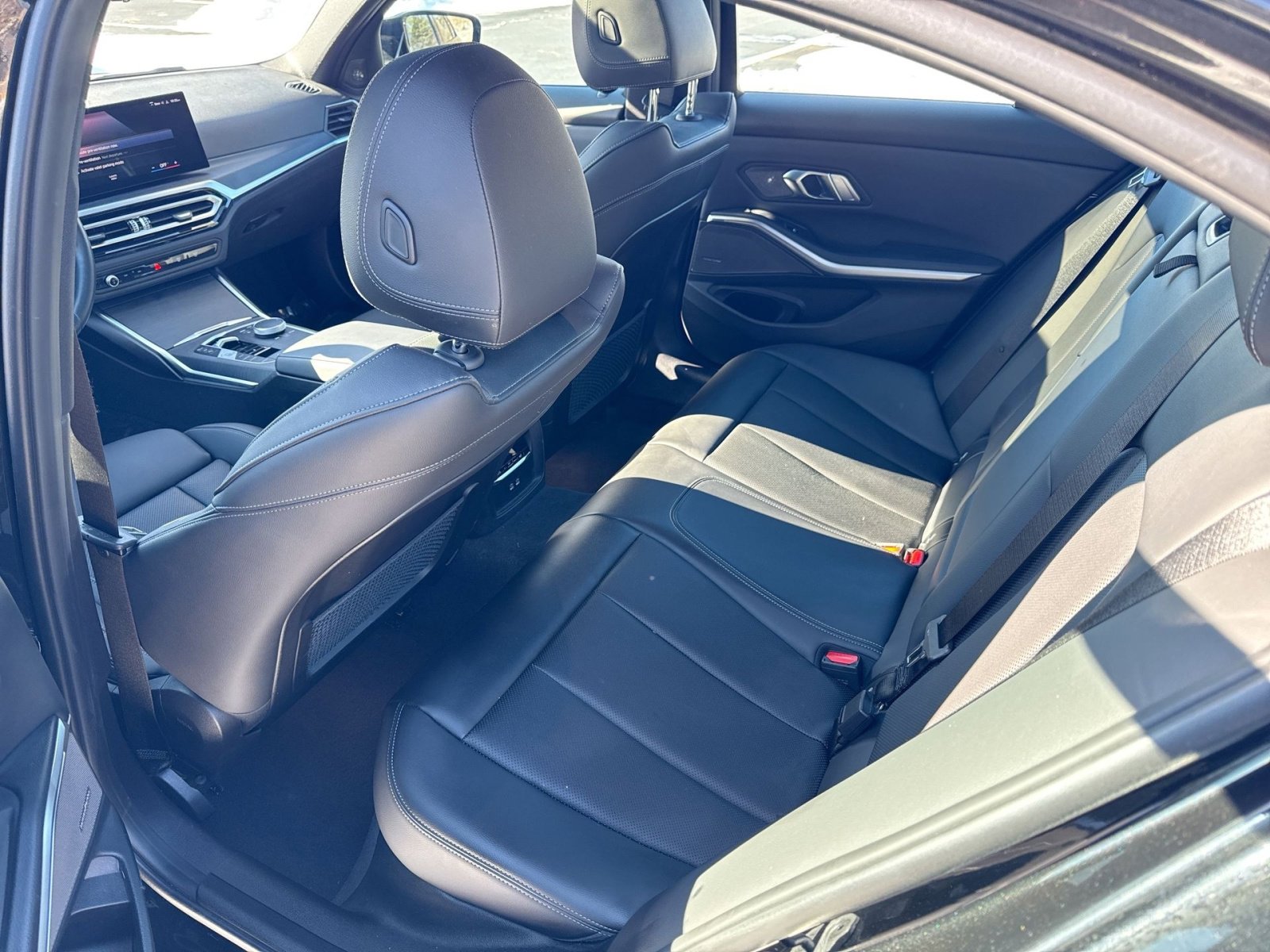 Used 2023 BMW M340i w/ Premium Package image 25