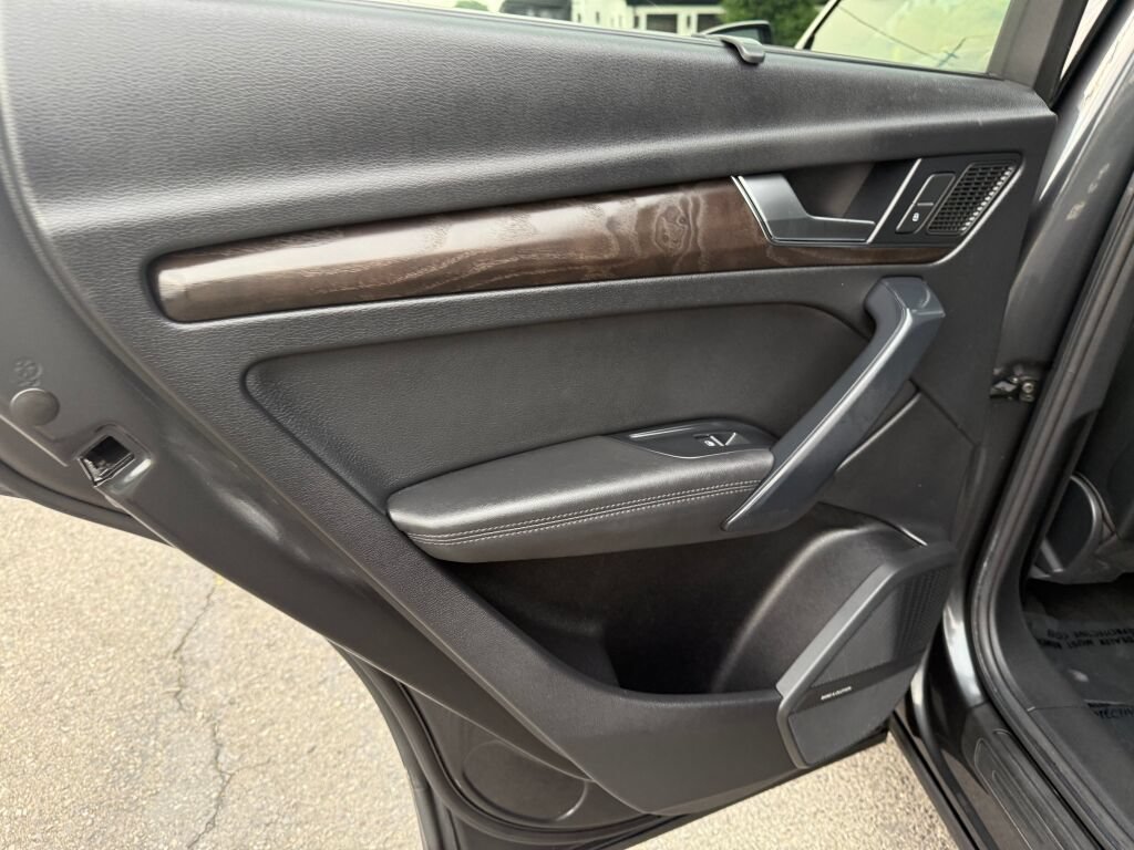 Used 2019 Audi Q5 Prestige w/ Prestige Package AWD/4WD image 26