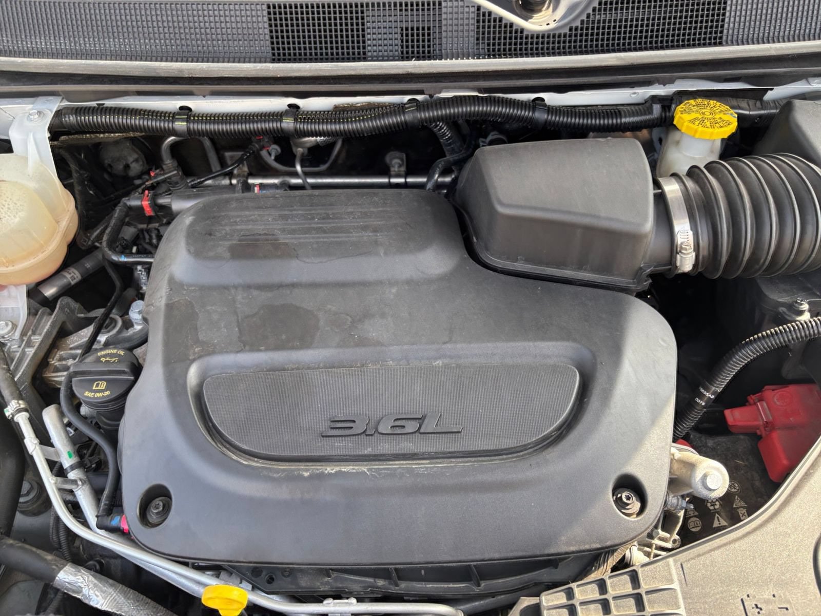 Used 2025 Chrysler Pacifica Limited FWD image 33