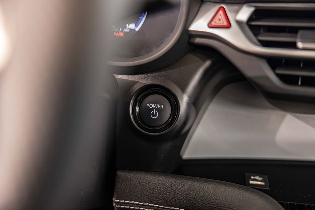 Used 2025 Toyota Sienna XSE image 29