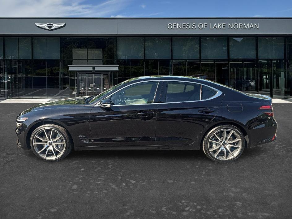 Used 2025 Genesis G70 2.5T RWD image 7