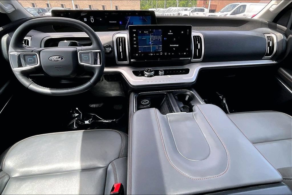 Used 2025 Ford Expedition Max Active AWD/4WD image 14