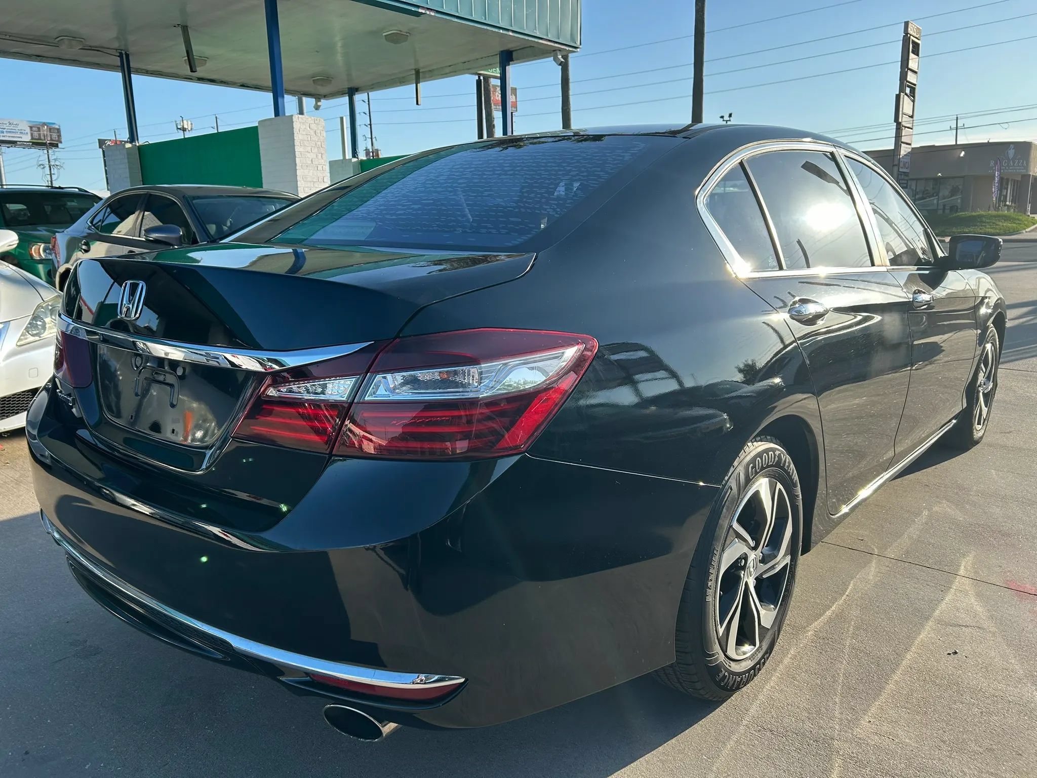 Used 2017 Honda Accord LX image 5