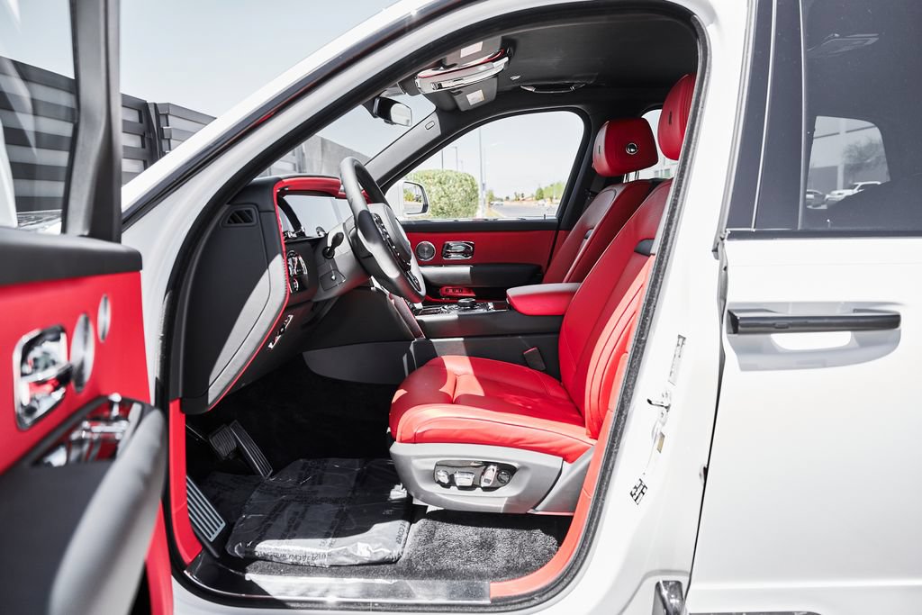 Used 2026 Rolls-Royce Cullinan AWD/4WD image 44