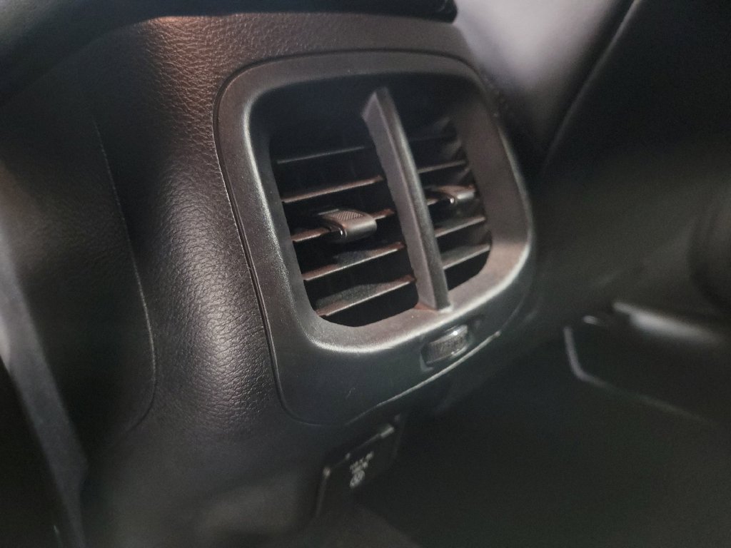 Used 2018 Jeep Cherokee Limited AWD/4WD image 31