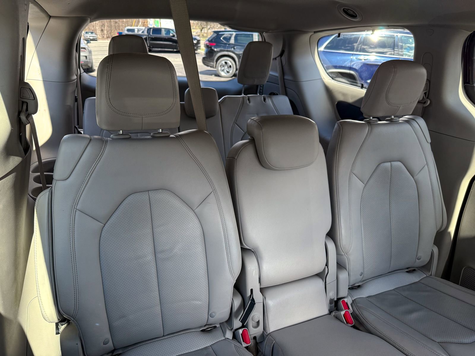 Used 2021 Chrysler Pacifica Touring-L image 14