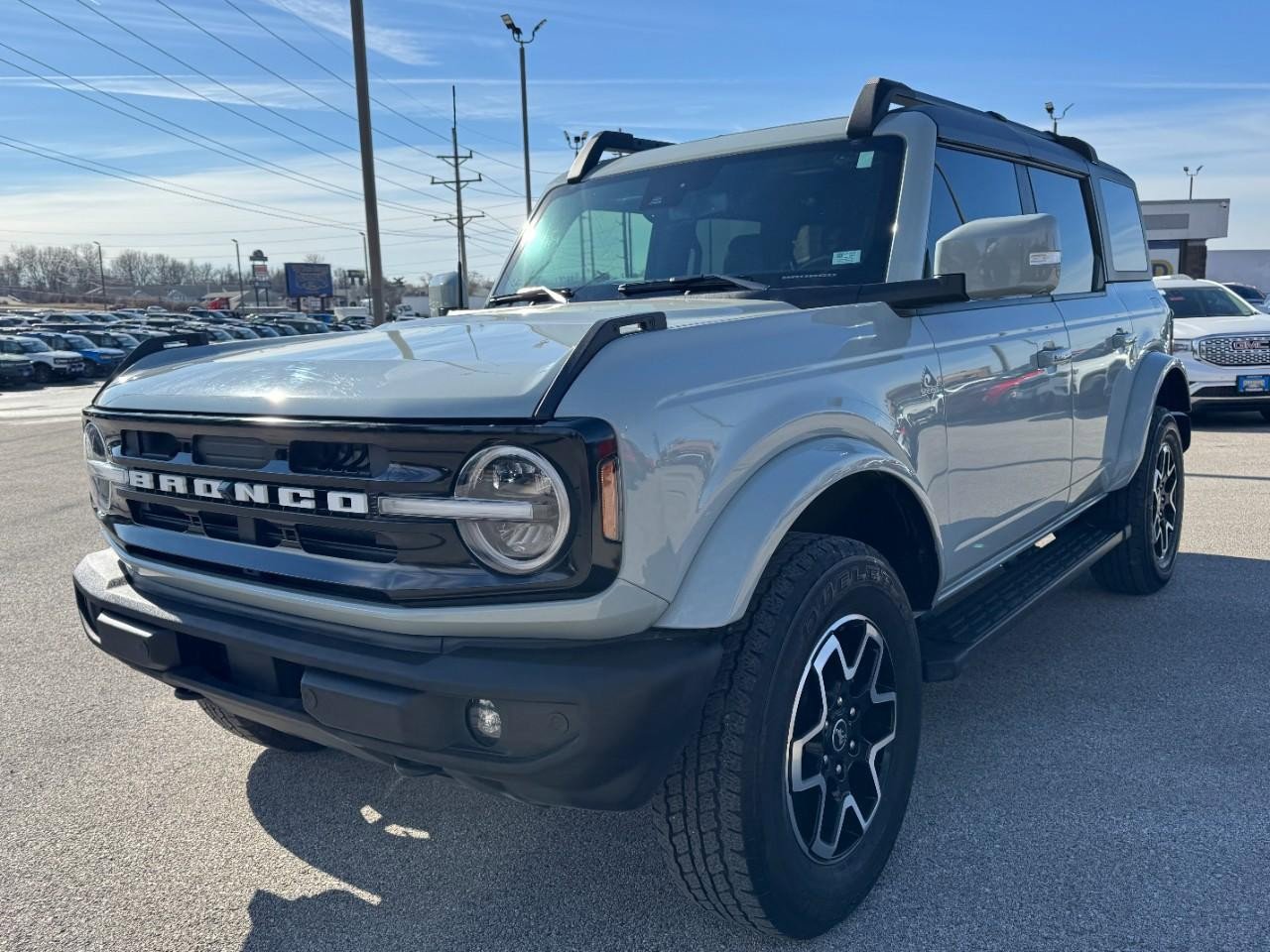 Used 2023 Ford Bronco Outer Banks image 8