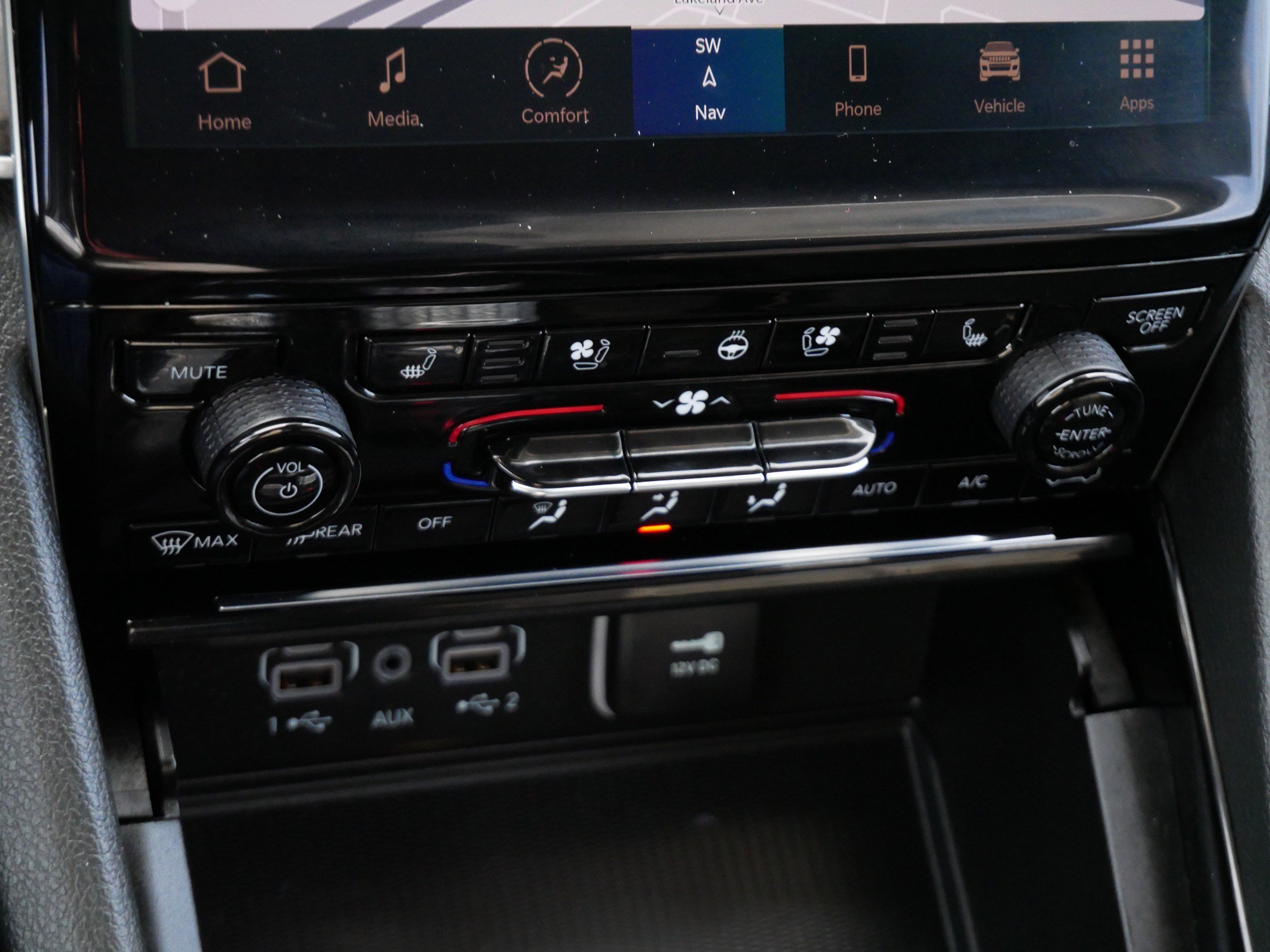 Certified 2023 Jeep Grand Cherokee Limited w/ Luxury Tech Group II image 23