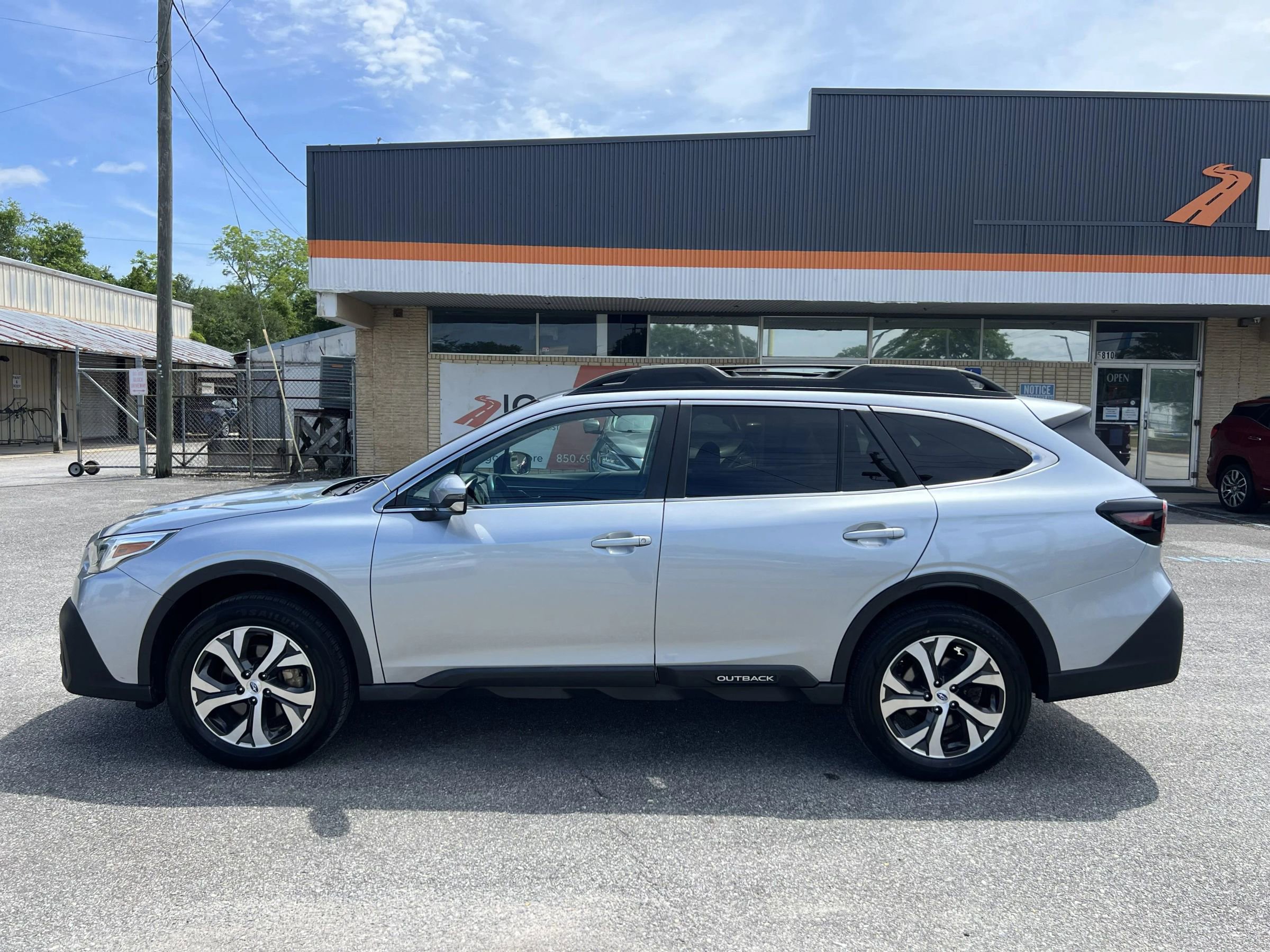 Used 2022 Subaru Outback Limited XT AWD/4WD image 9