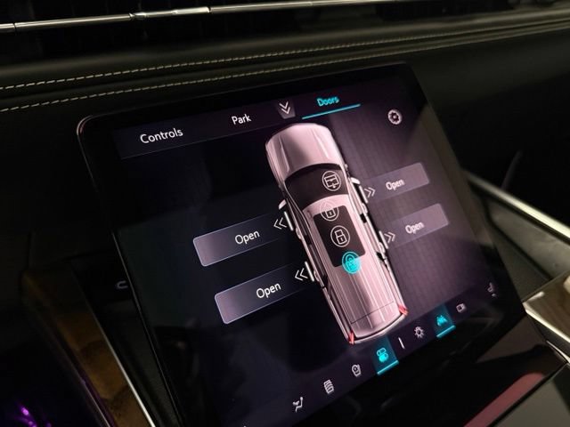 Certified 2025 Cadillac Escalade ESV Sport Platinum w/ LPO, ONYX Package AWD/4WD image 19