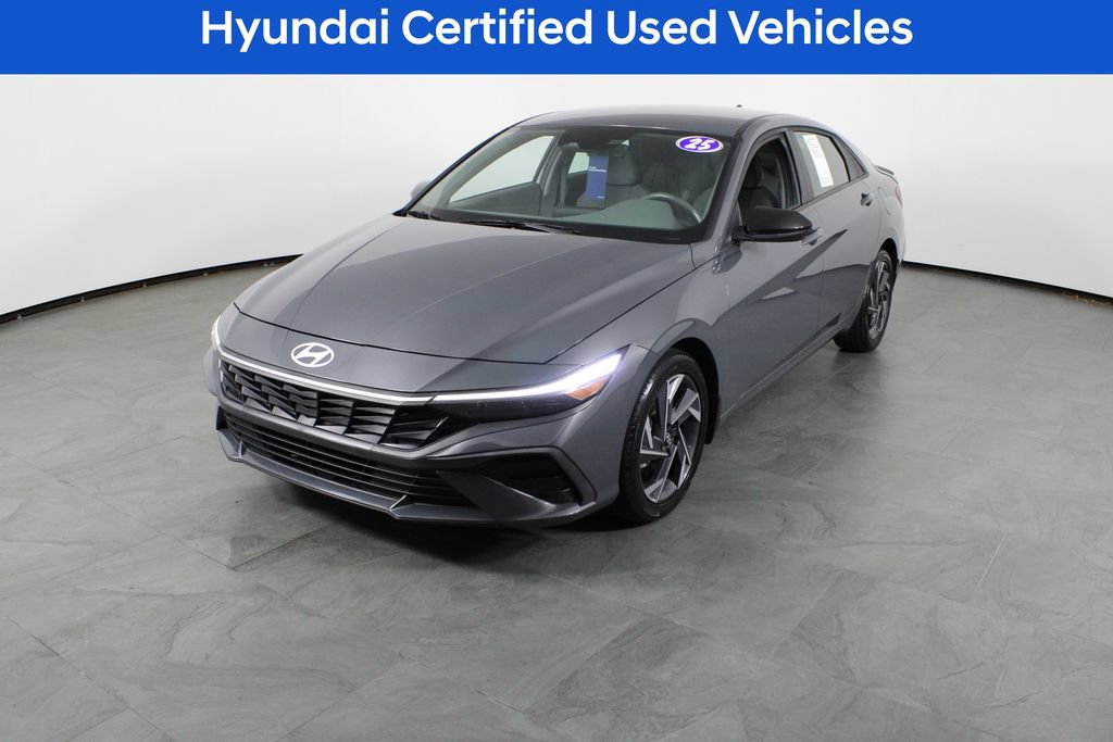 Certified 2025 Hyundai Elantra Sport FWD image 2