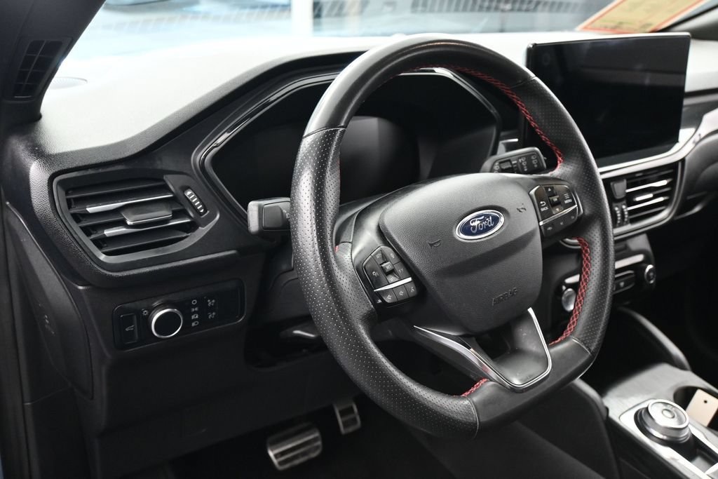 Used 2024 Ford Escape ST-Line w/ Tech Pack #1 FWD image 15