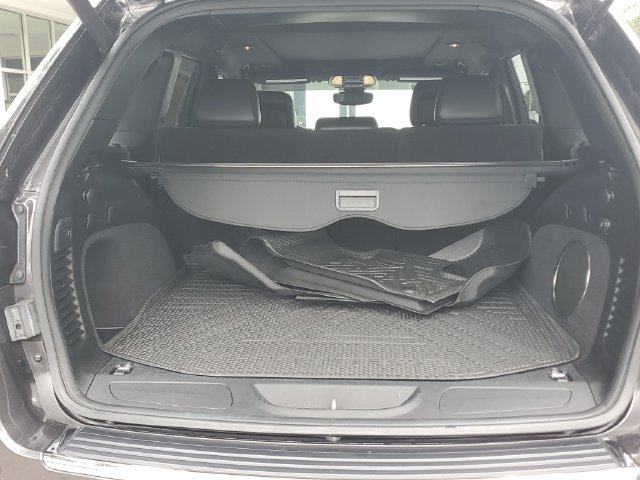 Used 2020 Jeep Grand Cherokee Limited w/ Luxury Group II RWD image 26
