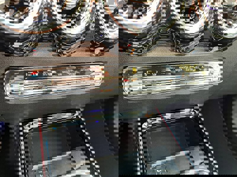 Used 2023 Mercedes-Benz EQB 300 4MATIC image 34