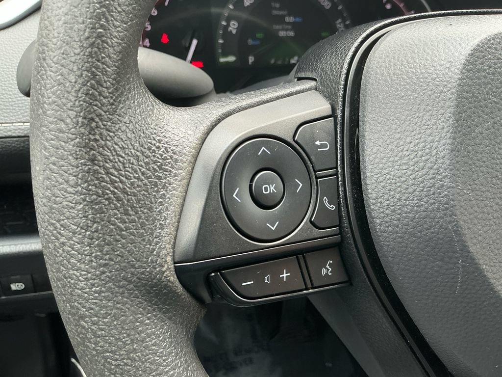 Used 2025 Toyota RAV4 XLE AWD/4WD image 21