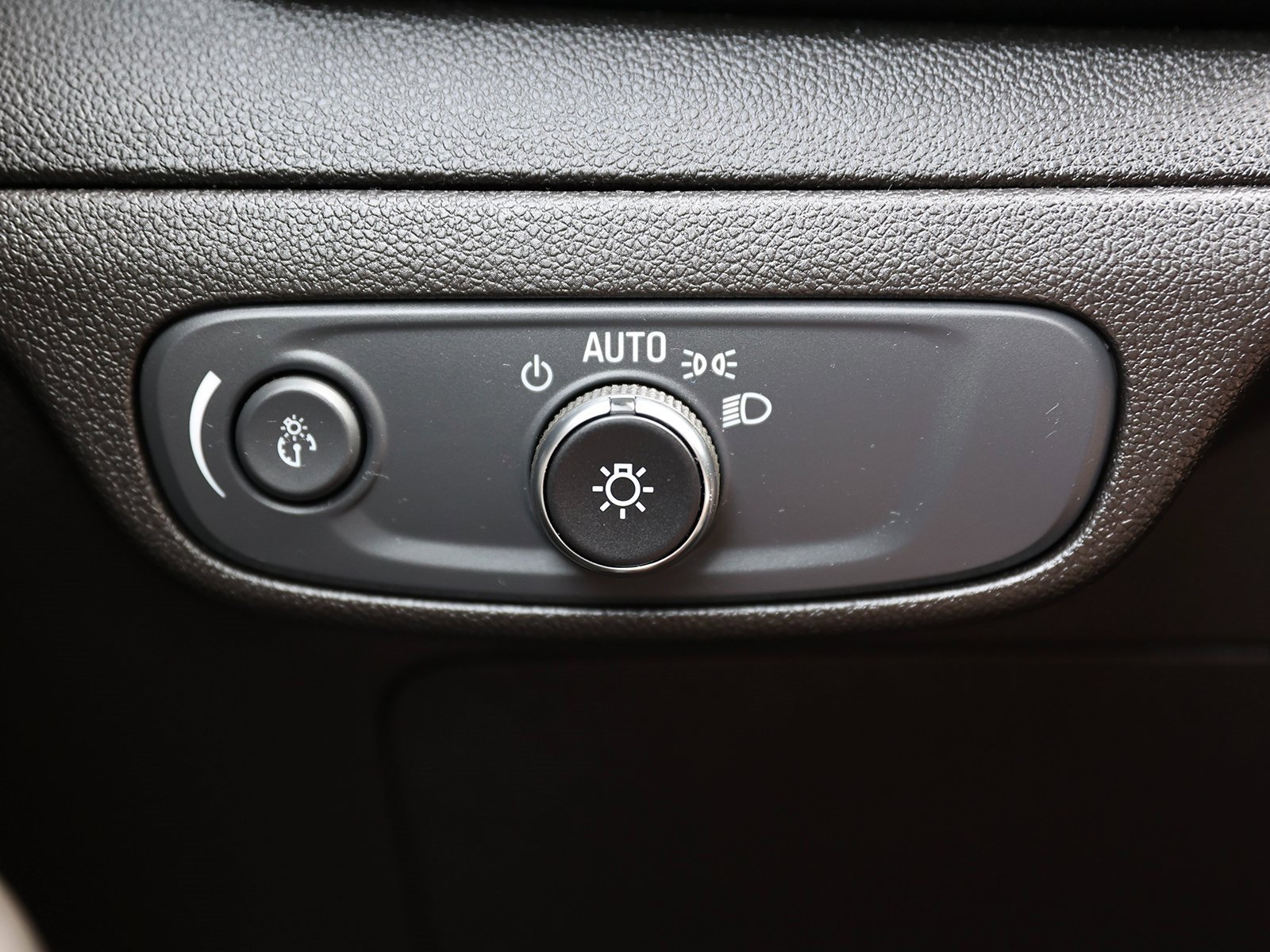 Certified 2022 Chevrolet Bolt EUV LT image 32