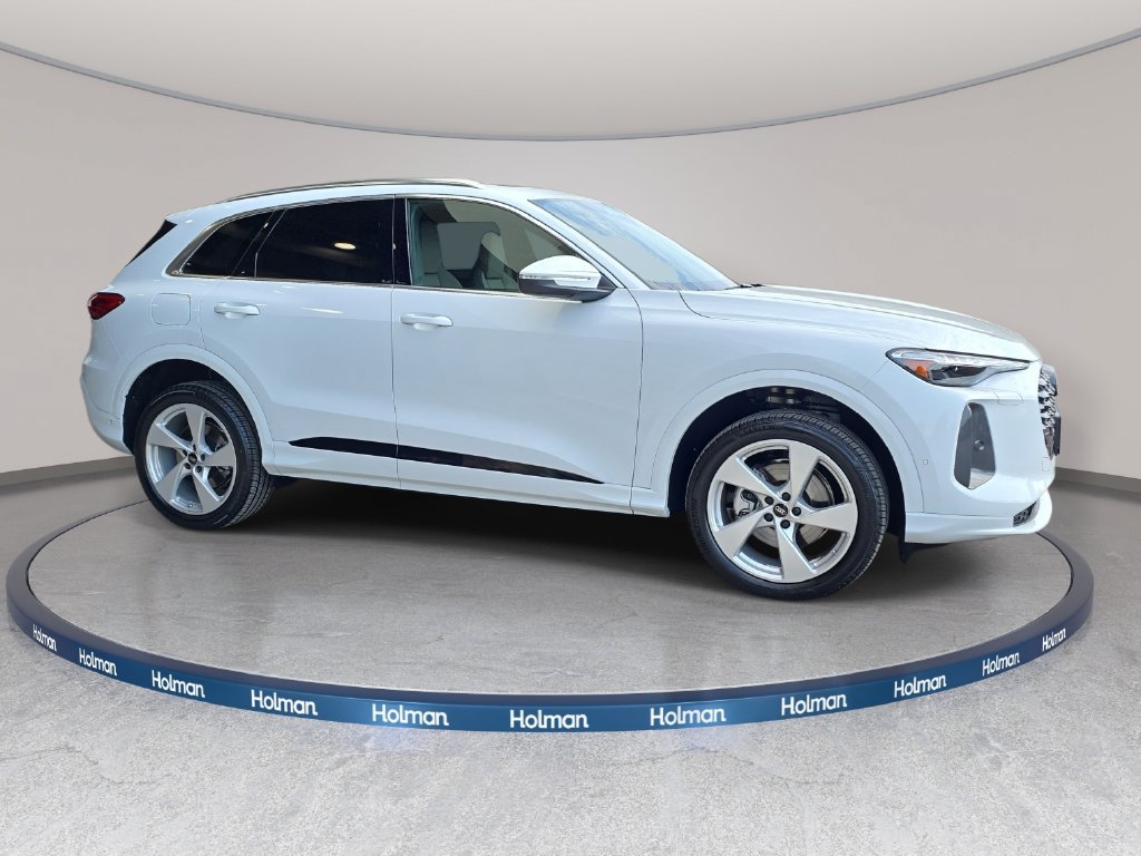 Certified 2025 Audi Q5 Premium Plus w/ Premium Plus AWD/4WD image 5
