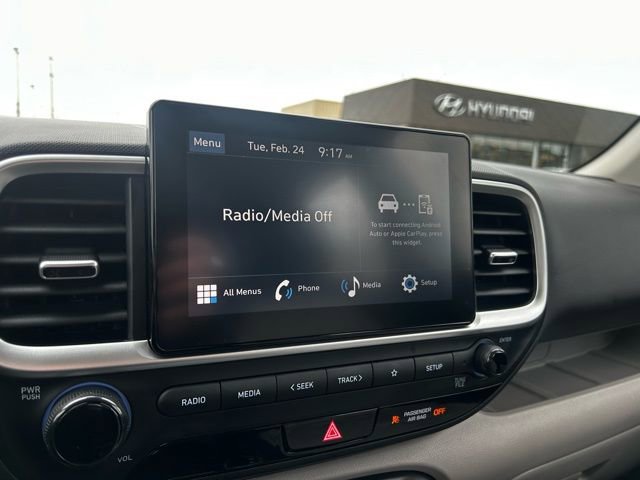 Certified 2025 Hyundai Venue SEL image 24