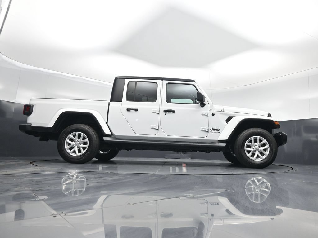 Used 2023 Jeep Gladiator Sport AWD/4WD image 41