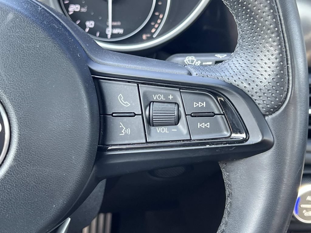 Used 2023 Alfa Romeo Giulia Ti w/ Active Assist Plus Package RWD image 23
