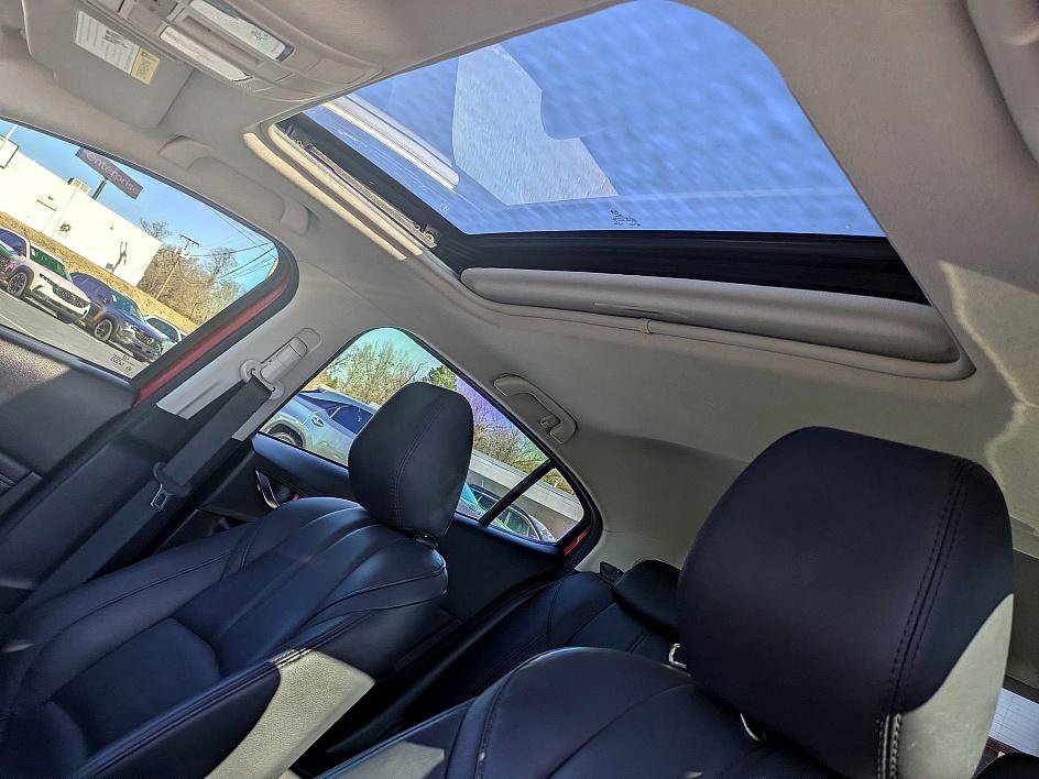 Used 2018 MAZDA MAZDA3 Touring image 11