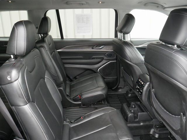 Used 2023 Jeep Grand Cherokee L Limited image 29