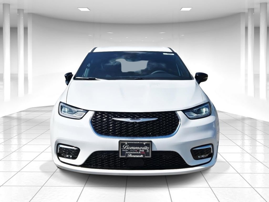 New 2026 Chrysler Pacifica Select image 8