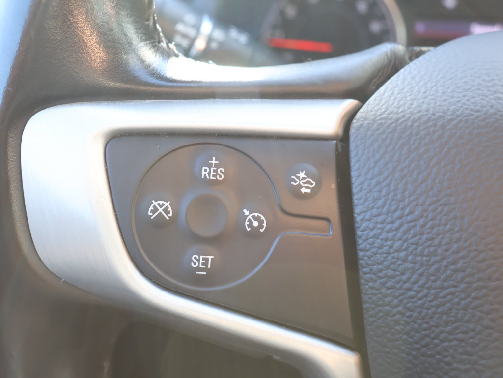 Used 2021 GMC Acadia SLT AWD/4WD image 16