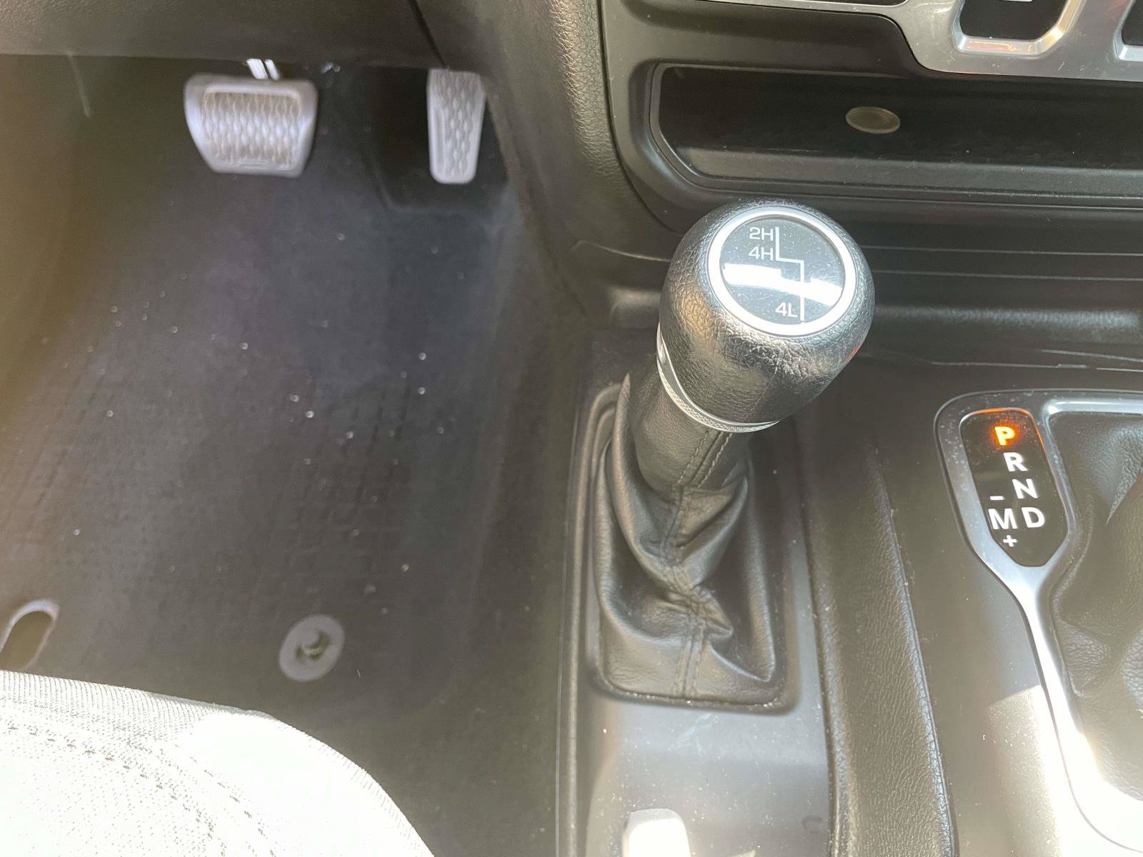 Used 2018 Jeep Wrangler Sport AWD/4WD image 30