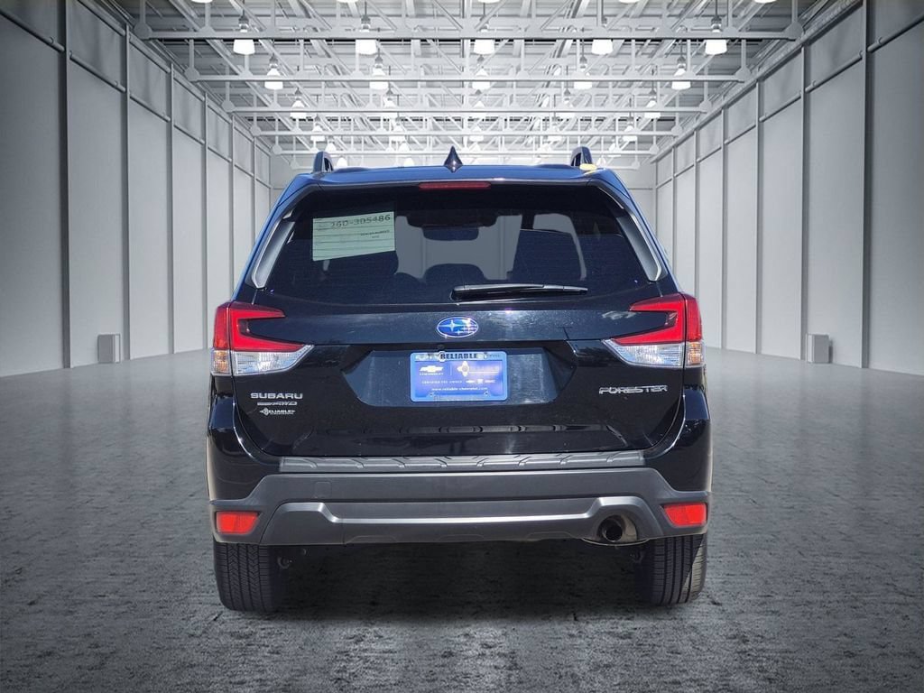 Used 2020 Subaru Forester Premium AWD/4WD image 5