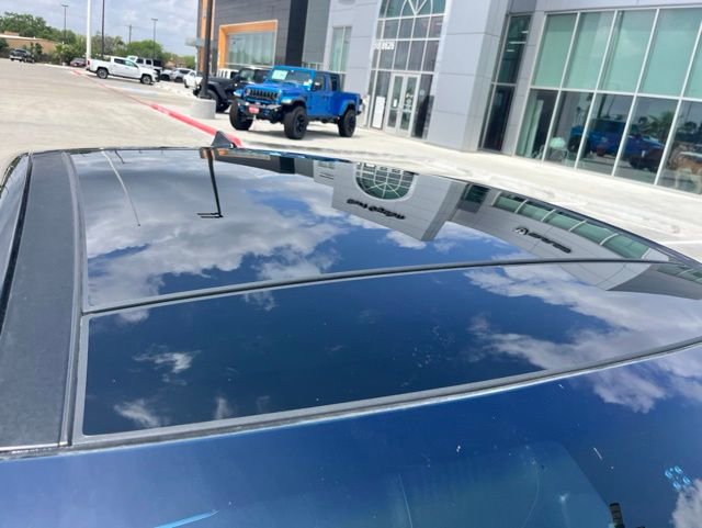 Used 2022 Genesis G70 2.0T w/ Prestige Package image 9