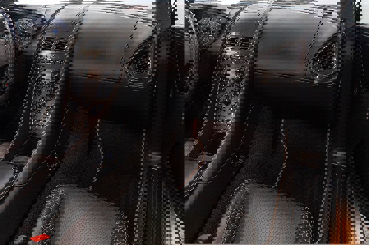 Used 2014 Aston Martin Vanquish Volante image 13