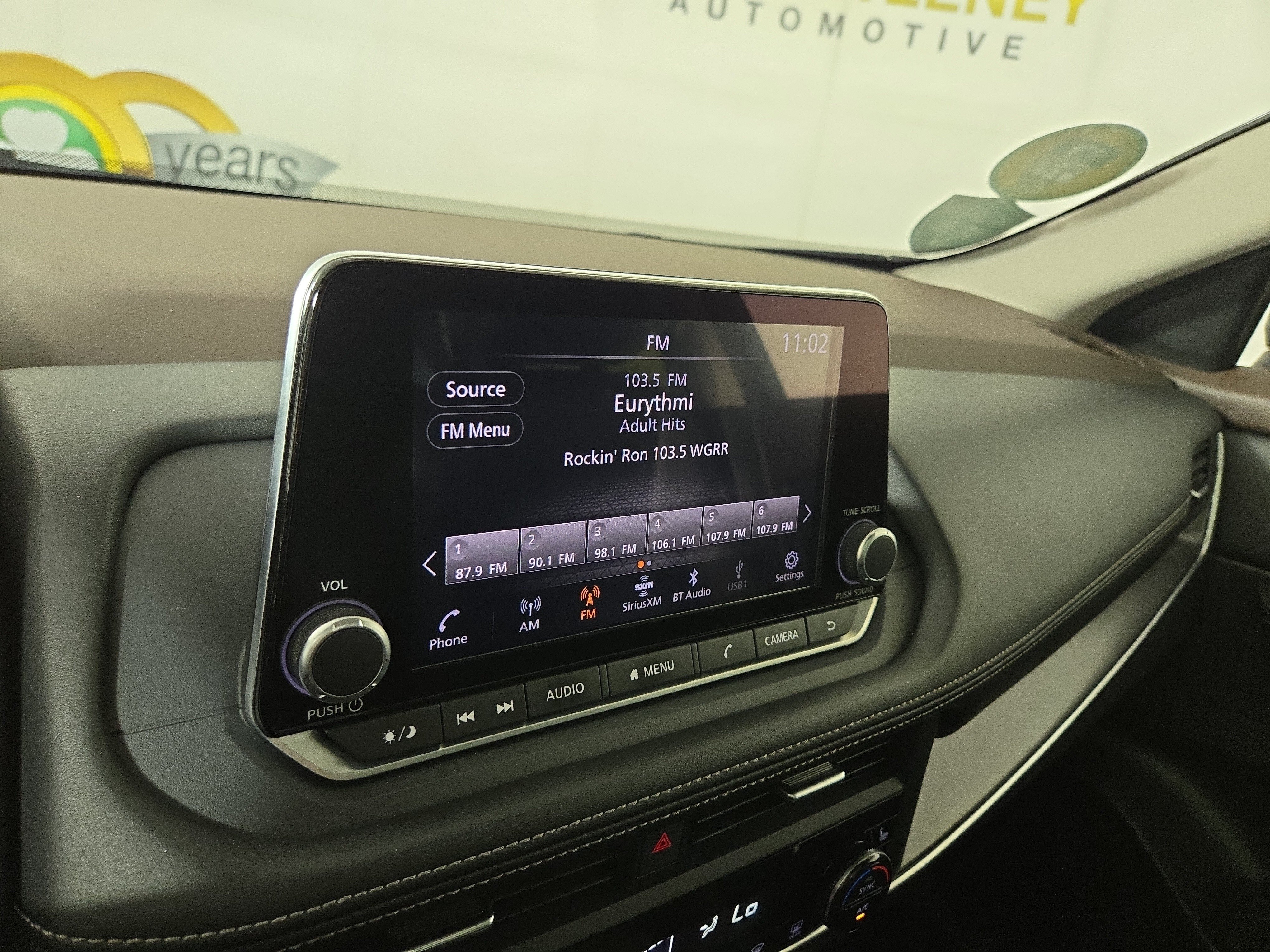 Used 2023 Nissan Rogue SV w/ SV Premium B Package AWD/4WD image 19