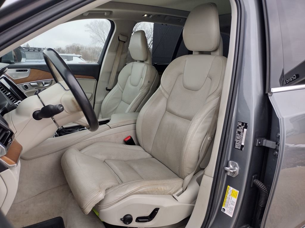 Used 2016 Volvo XC90 T6 Inscription image 2