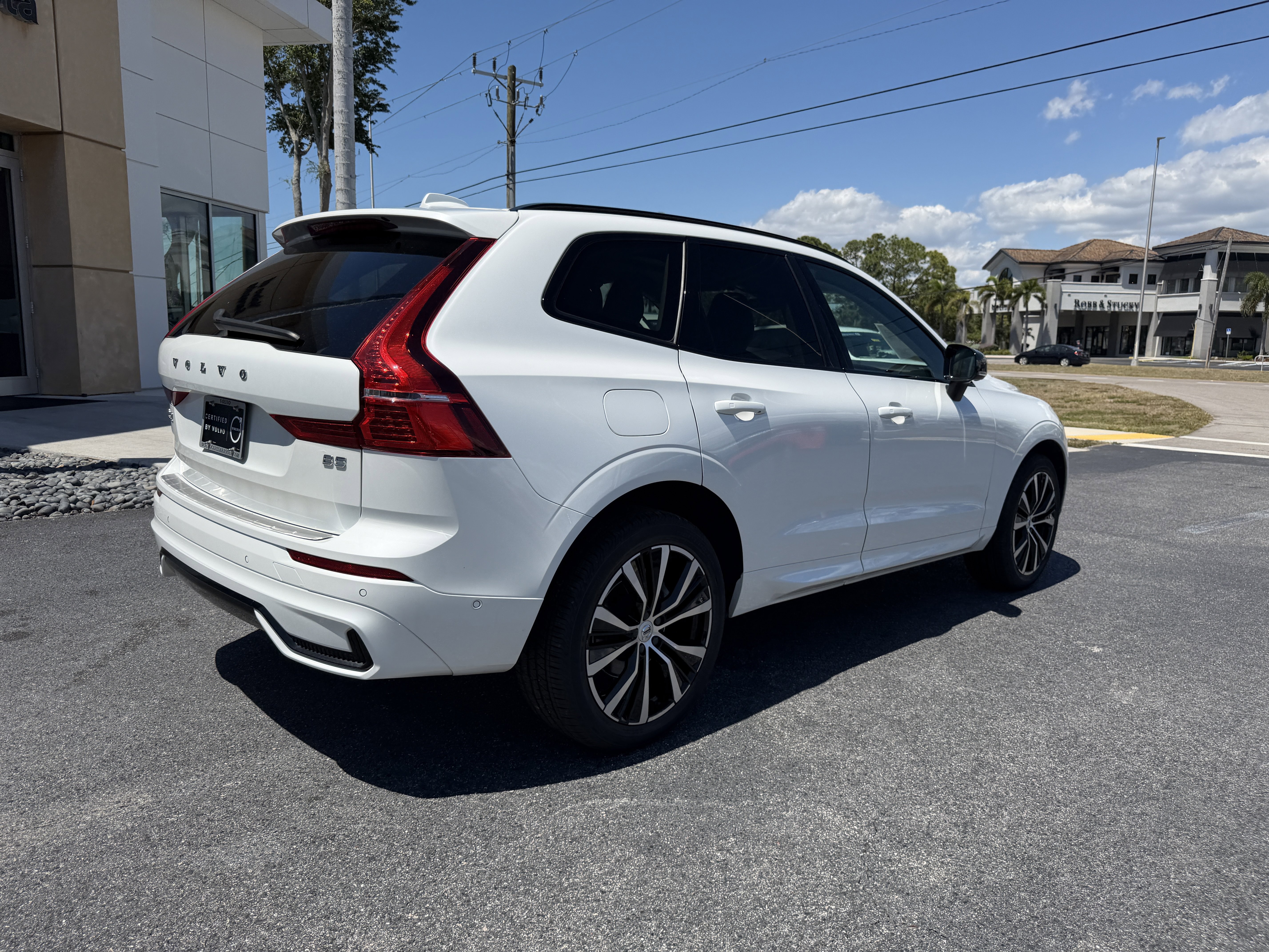 Certified 2023 Volvo XC60 B5 Plus w/ Climate Package FWD image 3