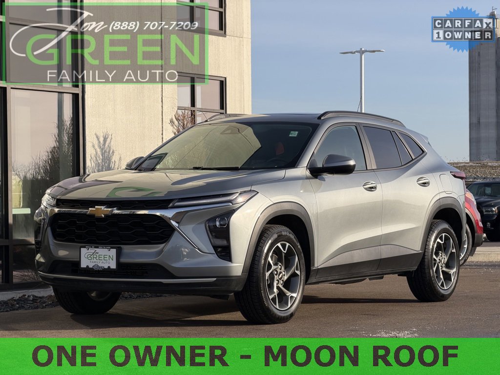 Used 2024 Chevrolet Trax LT w/ Sunroof Package image 1