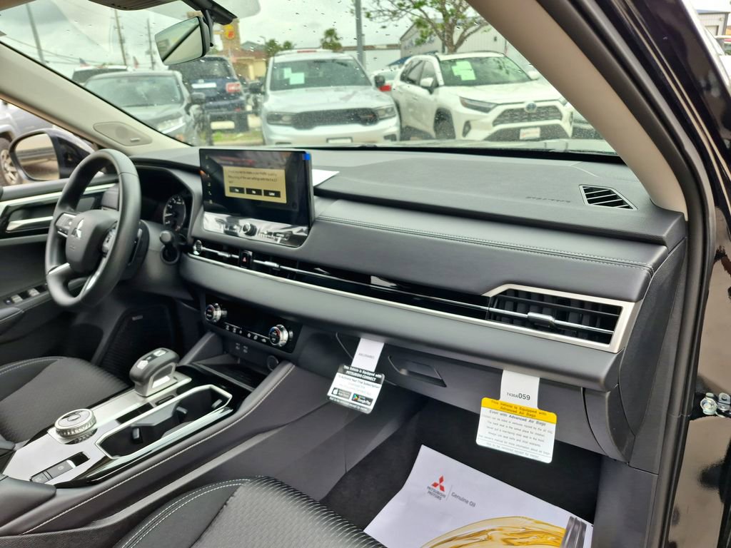 New 2026 Mitsubishi Outlander ES image 22