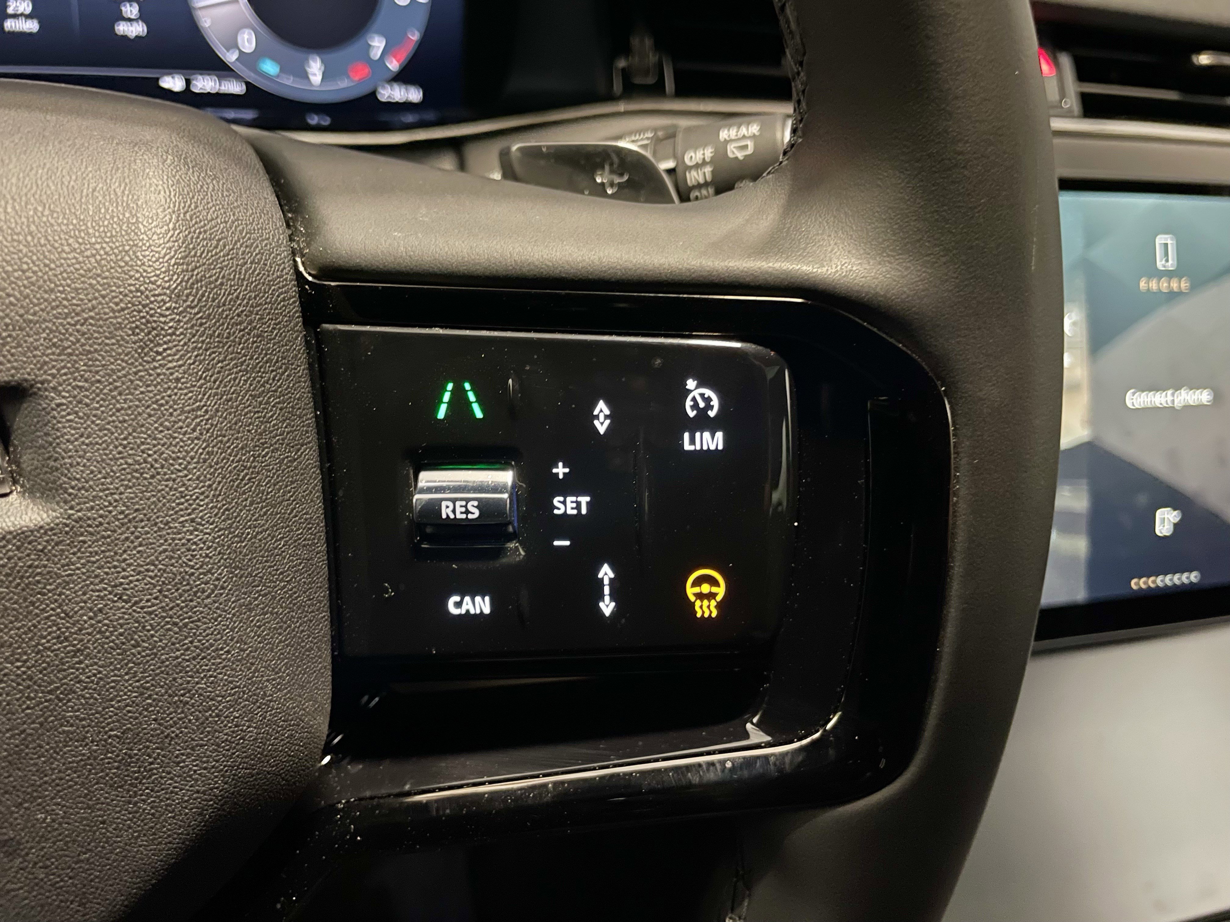 Certified 2024 Land Rover Range Rover Evoque Dynamic SE image 22