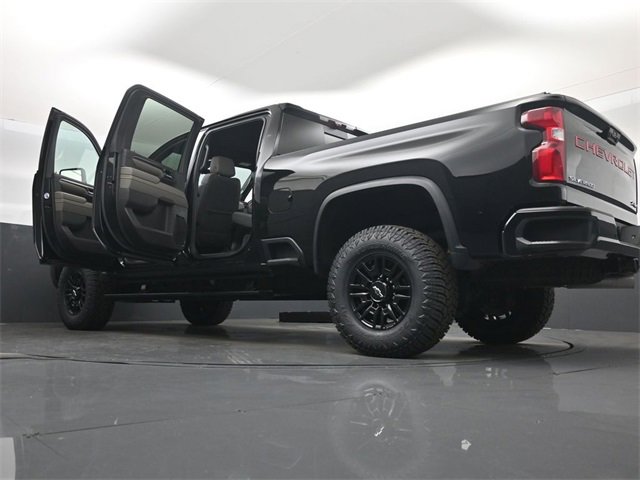 Used 2024 Chevrolet Silverado 2500 ZR2 w/ Technology Package image 66