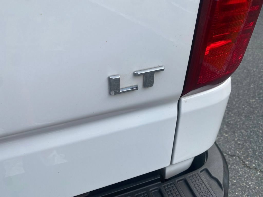 Used 2022 Chevrolet Silverado 1500 LT AWD/4WD image 17