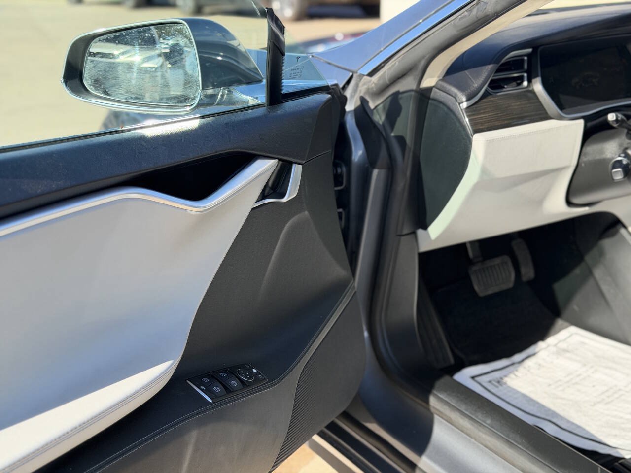 Used 2014 Tesla Model S 85 RWD image 7