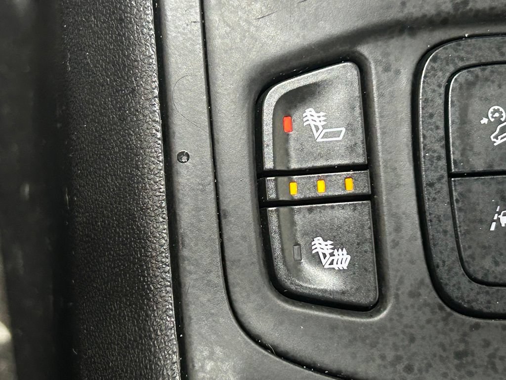 Used 2023 GMC Terrain SLE w/ Driver Convenience Package FWD image 27