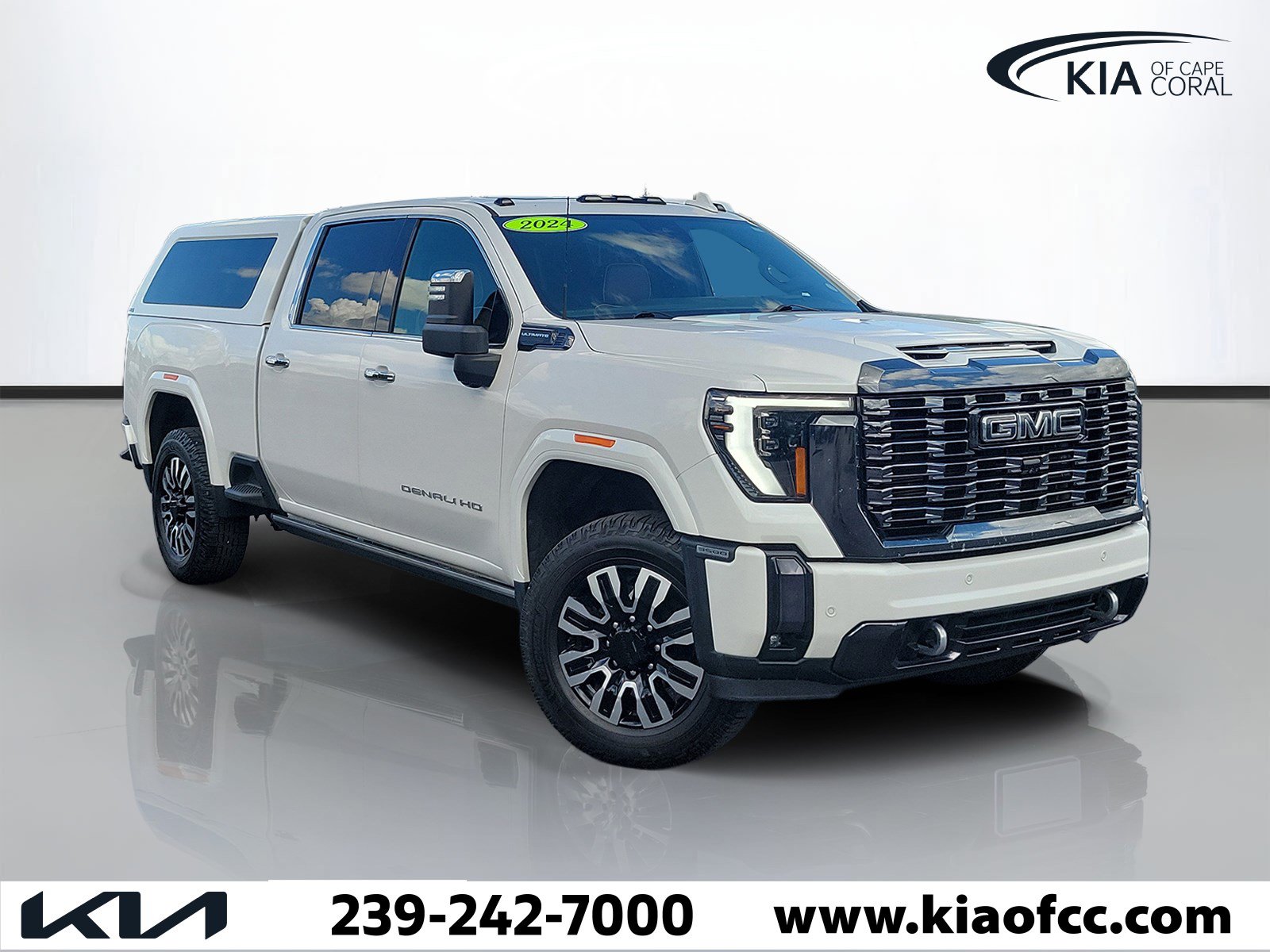 Used 2024 GMC Sierra 3500 Denali Ultimate AWD/4WD image 1