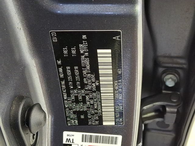 Used 2023 Toyota Highlander XLE FWD image 33