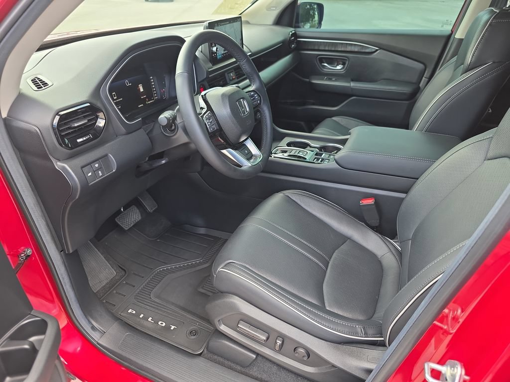 Used 2025 Honda Pilot Elite image 10