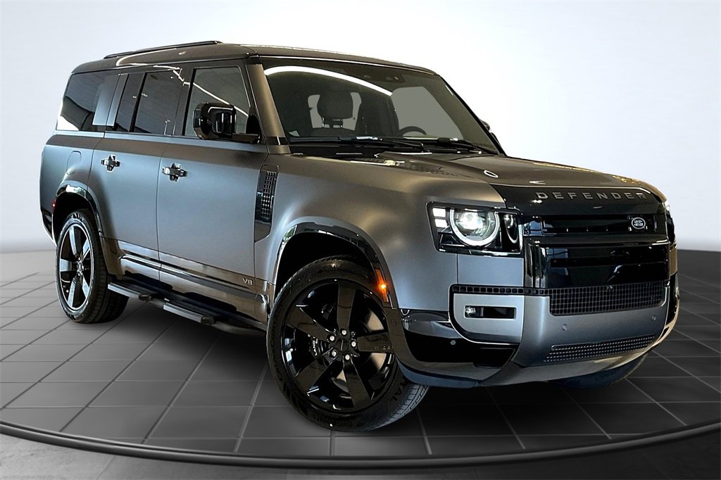 New 2026 Land Rover Defender 130 V8 video 1